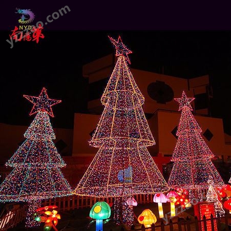 户外大型圣诞树 雕塑摆件定制灯具 圣诞节商场售楼处 豪华点场景布置