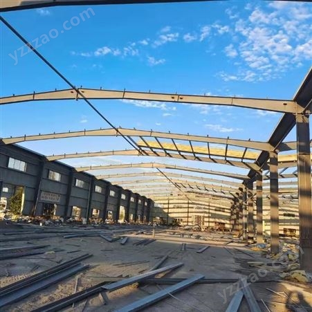 无中柱连跨彩钢房安装 周边工地活动板基础翻新 附近厂房清场处理越新