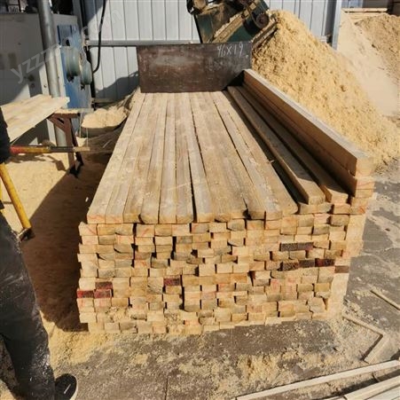 大量供应白松建筑木方 落叶松工地方木生产良美建材全国可售